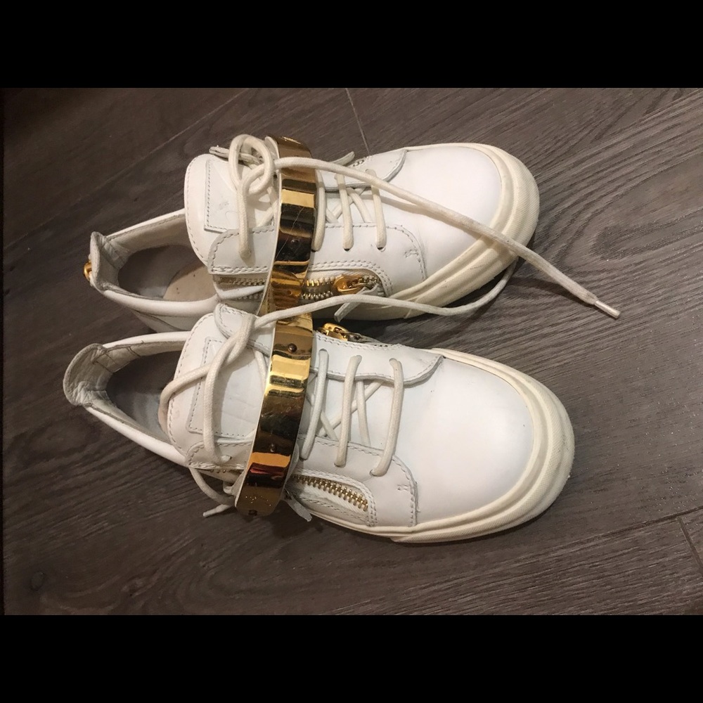 Giuseppe zanotti white sneakers with gold zipper